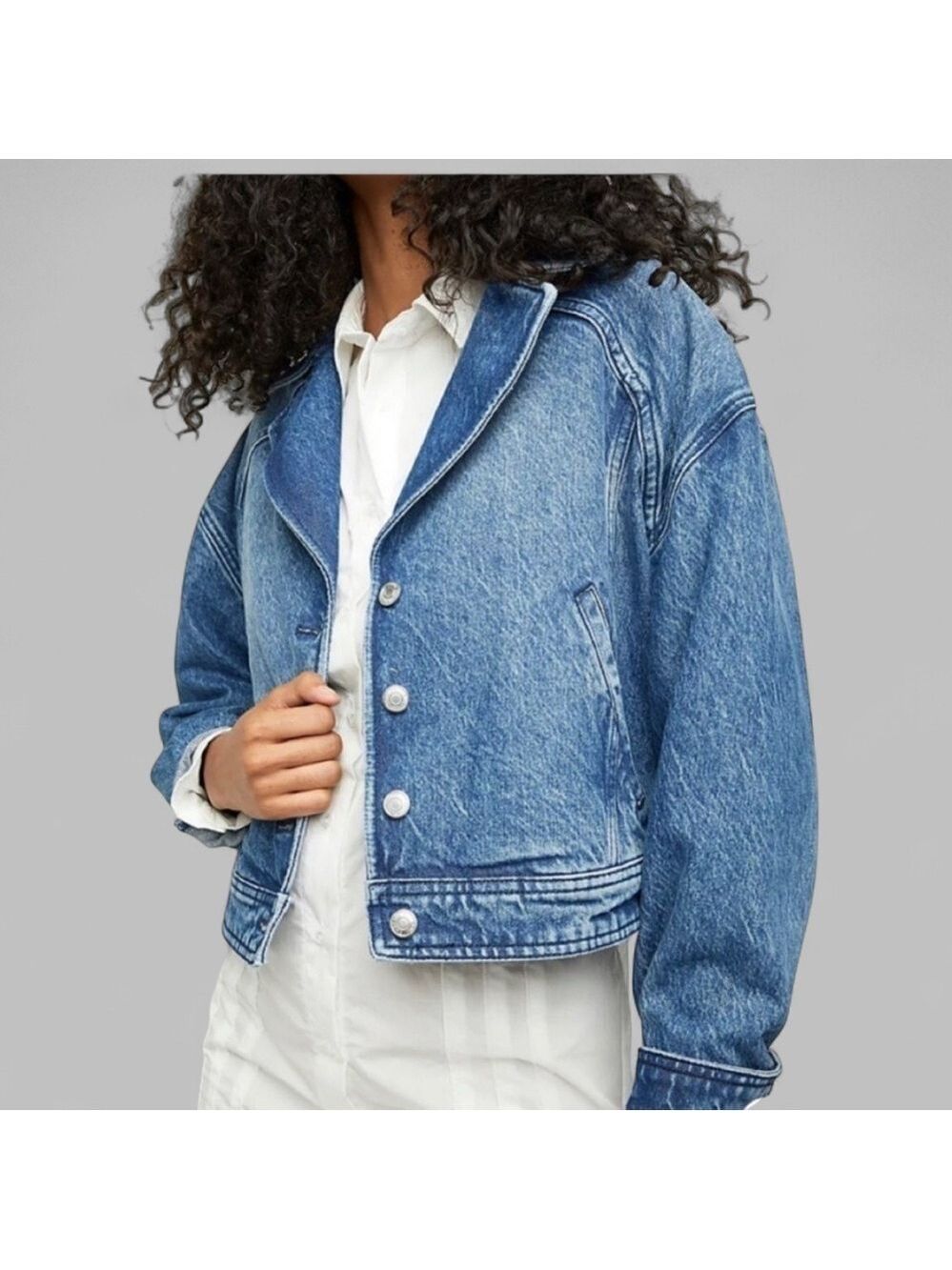 Free People We The Free Cropped Denim jacket-size Small-EUC retail $129 - Picture 11 of 12